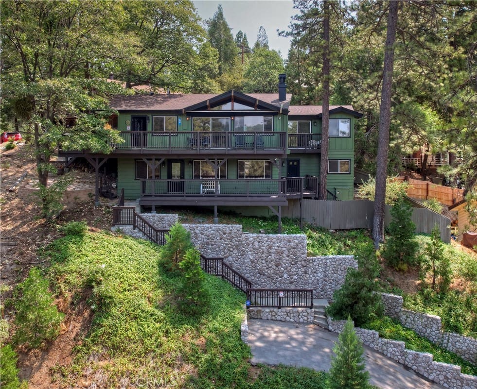 4 bed, 3 bath SingleFamilyResidence for sale at 24445 San Moritz Drive, Crestline — MLS #IG26043984