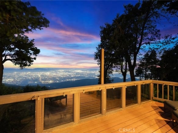 2 bed, 3 bath Cabin for sale at 24251 Great View, Crestline — MLS #IG26013091