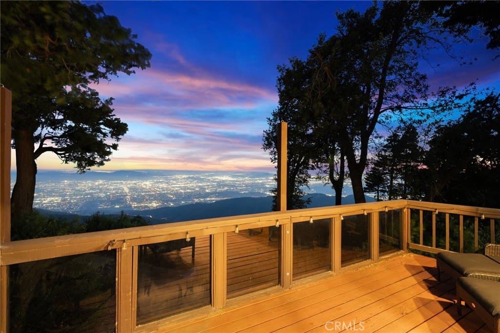 2 bed, 3 bath Cabin for sale at 24251 Great View, Crestline — MLS #IG26013091