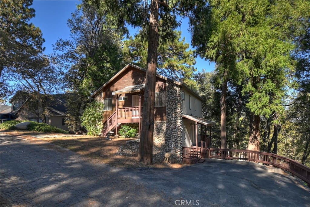 3 bed, 2 bath SingleFamilyResidence for sale at 198 Pine Ridge Crestline CA 92325, Crestline — MLS #IG25247308