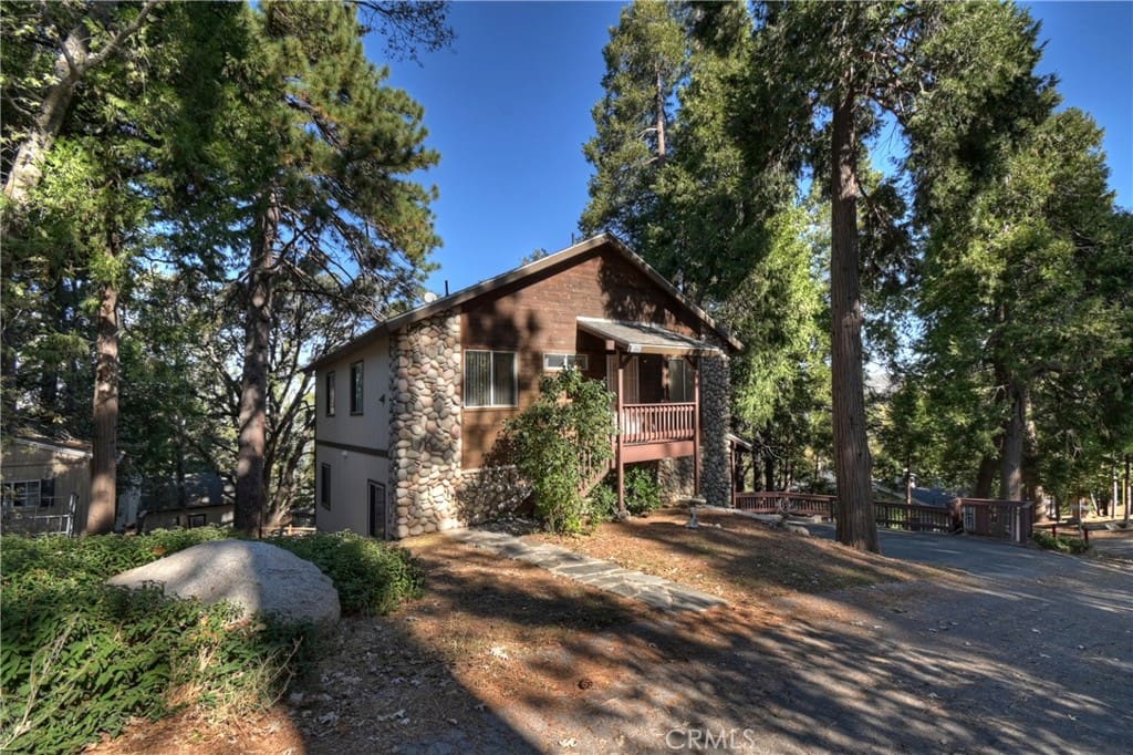 3 bed, 2 bath SingleFamilyResidence for sale at 198 Pine Ridge Crestline CA 92325, Crestline — MLS #IG25247308